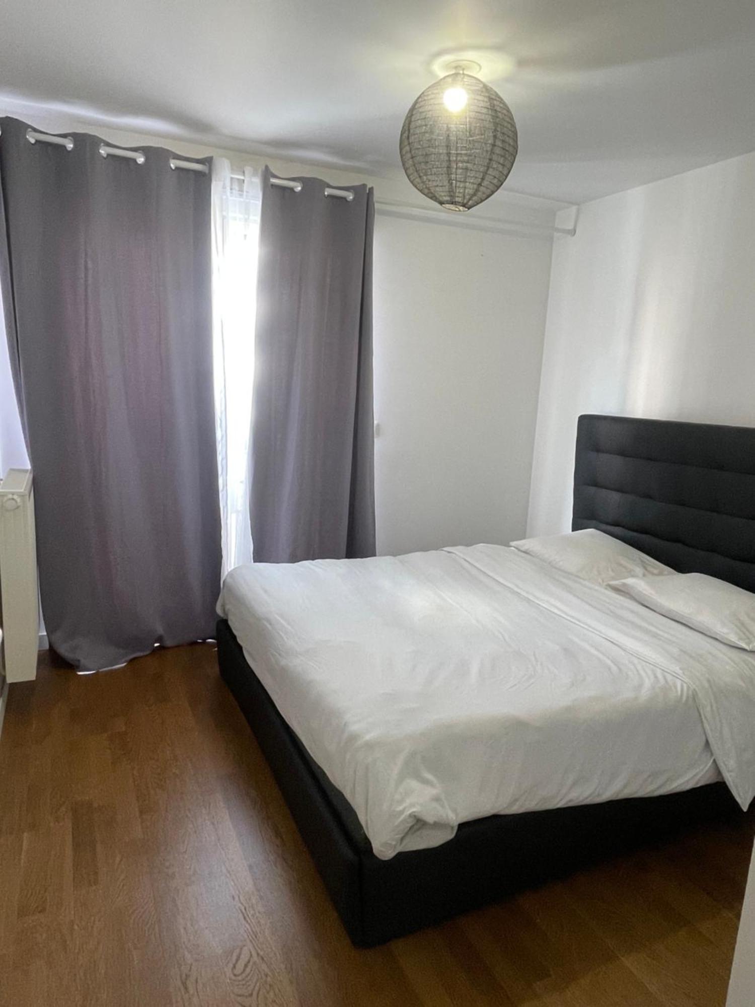 Sweet Escape Paris Centre - 3 Bds- Terrasse - Stade De France - Montmartre سانت أويه المظهر الخارجي الصورة