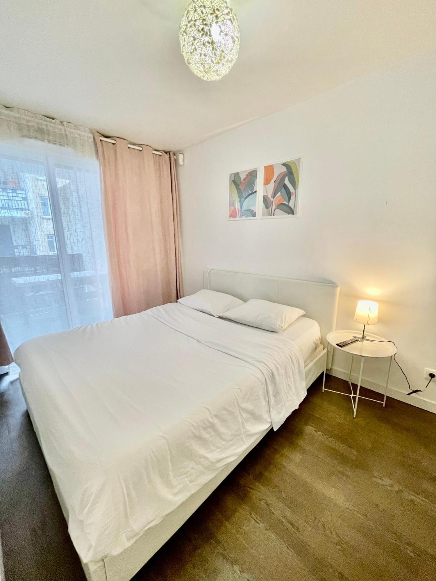 Sweet Escape Paris Centre - 3 Bds- Terrasse - Stade De France - Montmartre سانت أويه المظهر الخارجي الصورة